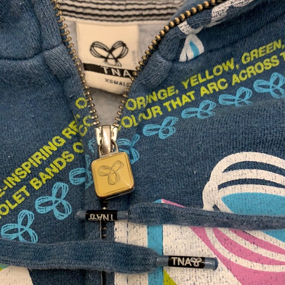Cozy multicoloured TNA zip-up hoodie! - Picture 3 of 10
